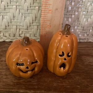 Vintage Halloween Orange Pumpkin/Jack O Lantern Salt and Pepper Shakers
